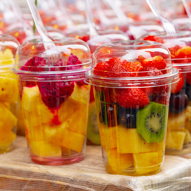 Seasonal fruit cups (vegan)
