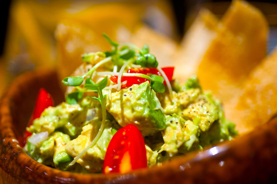 Guacamole pots with corn chips (vegan)